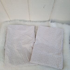 Set Of 2 Lauren Ralph Lauren king size tan white floral pillow cases